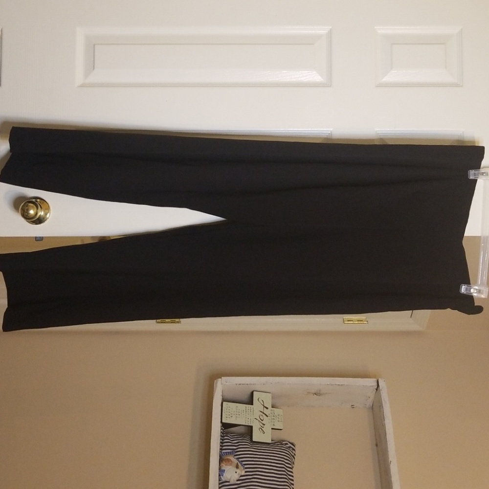 Reposhing black trousers